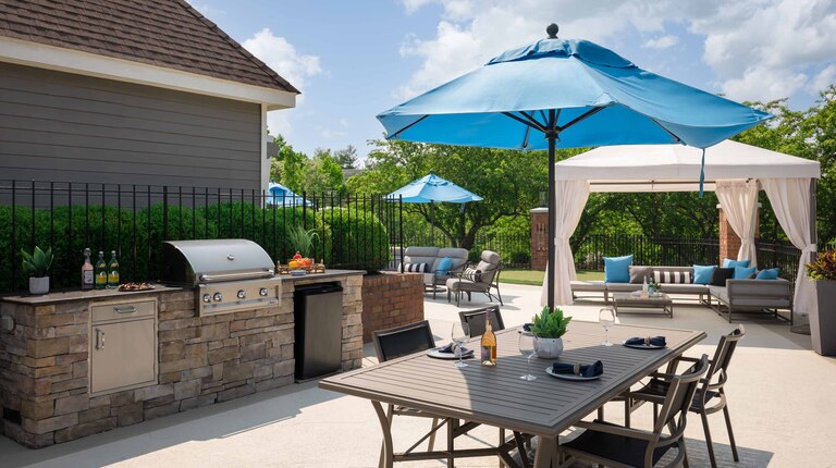 Outdoor Chef's Kitchen with Entertainment Space